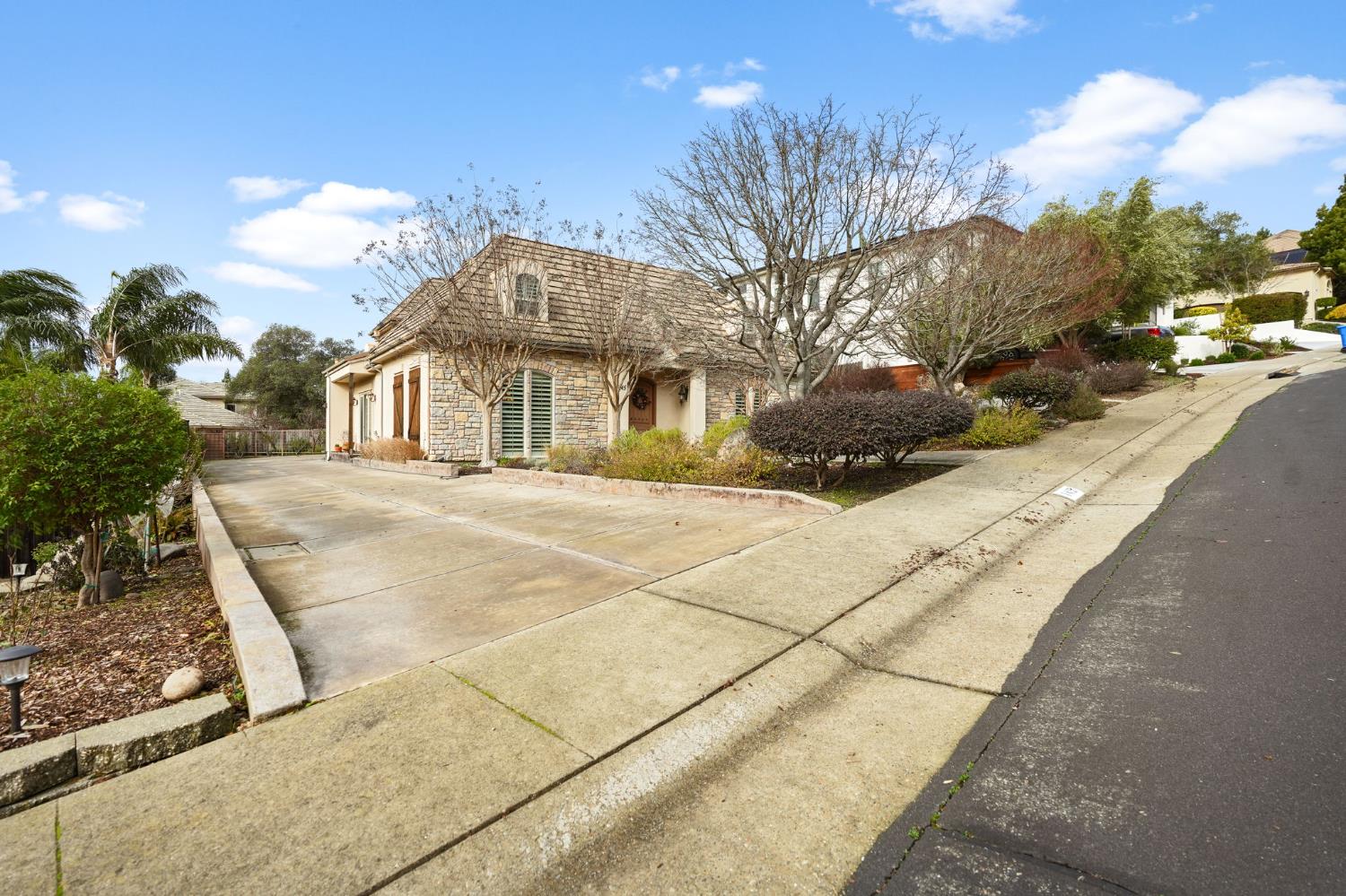 Folsom, California, 95630, United States, 4 Bedrooms Bedrooms, ,4 BathroomsBathrooms,Residential,Active,2008257