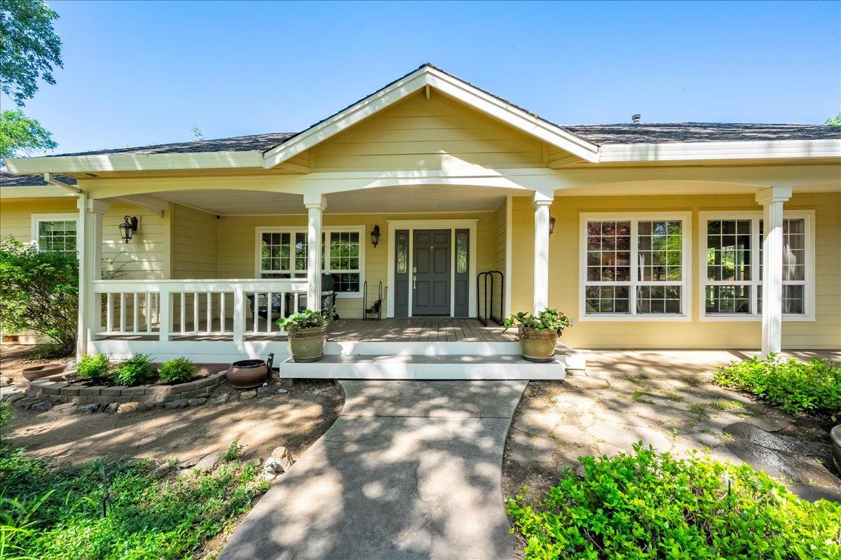 Shingle Springs, California, 95682, United States, 3 Bedrooms Bedrooms, ,3 BathroomsBathrooms,Residential,Active,1823945
