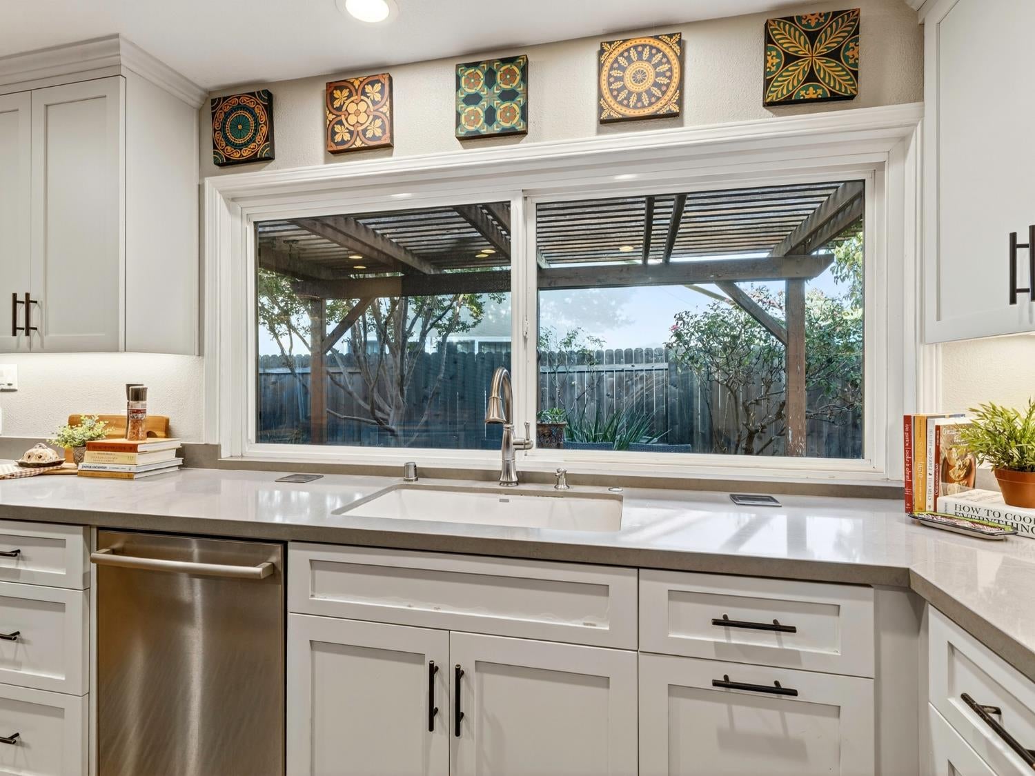 Davis, California, 95618, United States, 4 Bedrooms Bedrooms, ,2 BathroomsBathrooms,Residential,Active,1961942