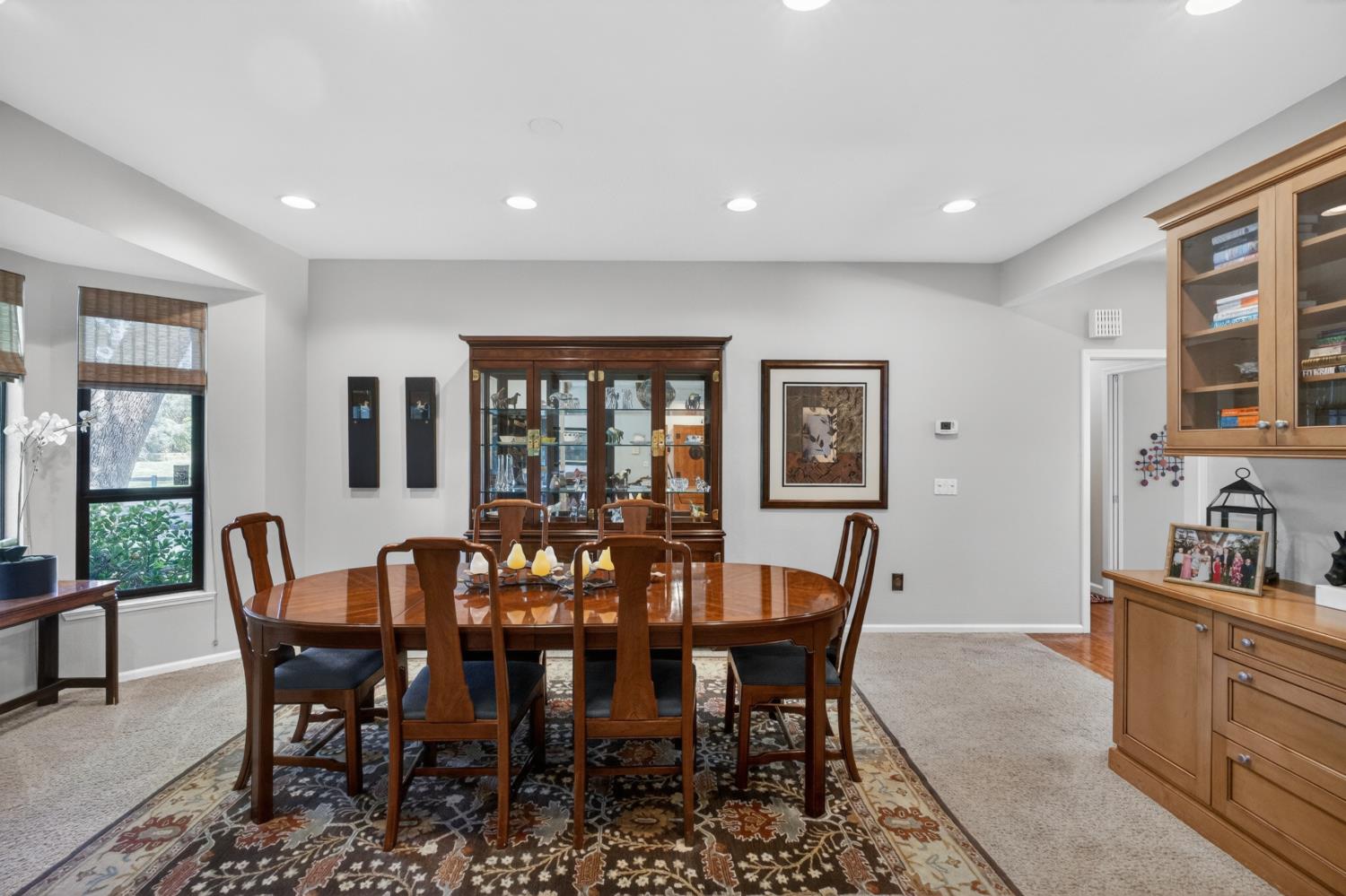 Woodland, California, 95776, United States, 5 Bedrooms Bedrooms, ,3 BathroomsBathrooms,Residential,Pending,2045625