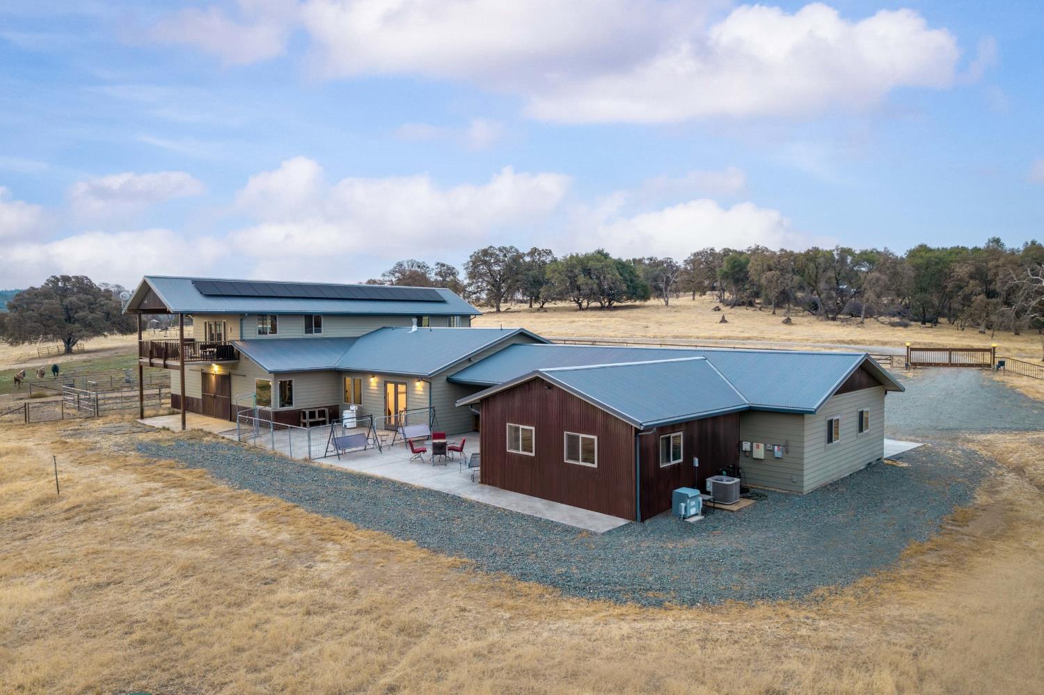 Smartsville, California, 95977, United States, 1 Bedroom Bedrooms, ,3 BathroomsBathrooms,Residential,Active,1952299