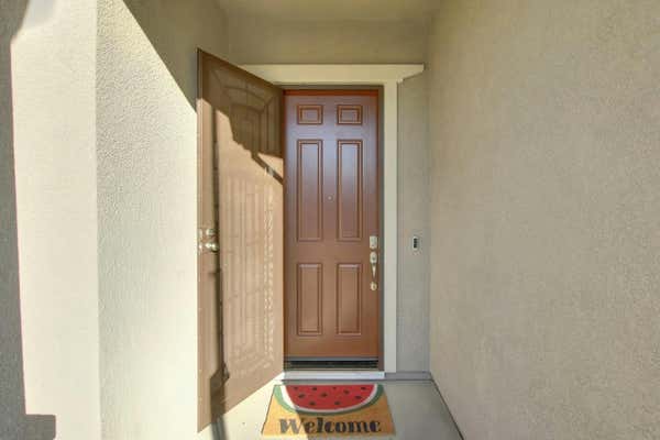 8053 CRANE HAWK CT, SACRAMENTO, CA 95829, photo 3 of 80