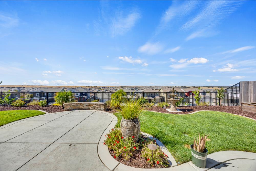 Folsom, California, 95630, United States, 4 Bedrooms Bedrooms, ,3 BathroomsBathrooms,Residential,Active,1922343