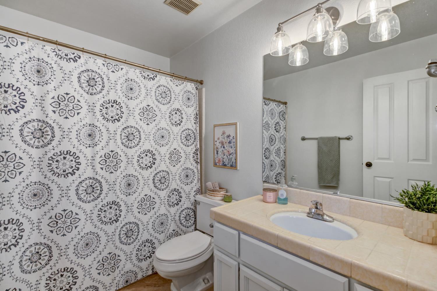 Carmichael, California, 95608, United States, 5 Bedrooms Bedrooms, ,4 BathroomsBathrooms,Residential,Active,1952048