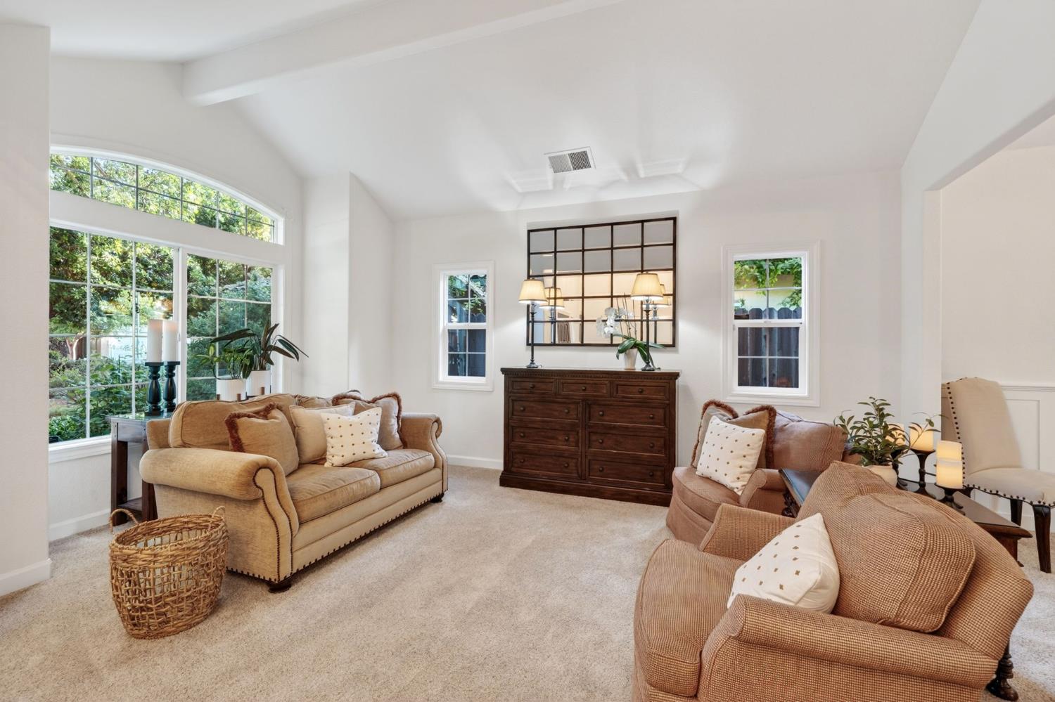 Davis, California, 95618, United States, 5 Bedrooms Bedrooms, ,3 BathroomsBathrooms,Residential,Active,2045676
