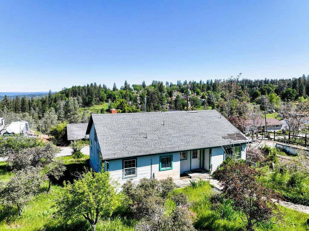 2694 RIDGE RD, GRASS VALLEY, CA 95945, photo 1 of 31