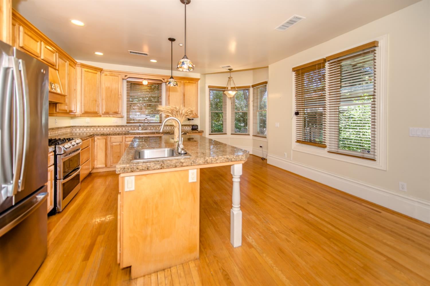 Woodland, California, 95695, United States, 5 Bedrooms Bedrooms, ,4 BathroomsBathrooms,Residential,Active,1843839