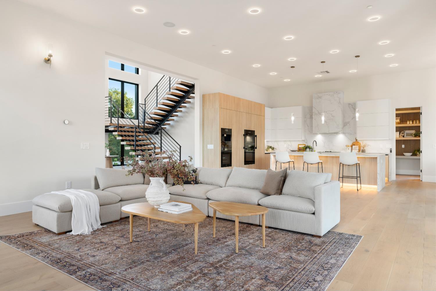 Newcastle, California, 95658, United States, 5 Bedrooms Bedrooms, ,5 BathroomsBathrooms,Residential,Active,1989749