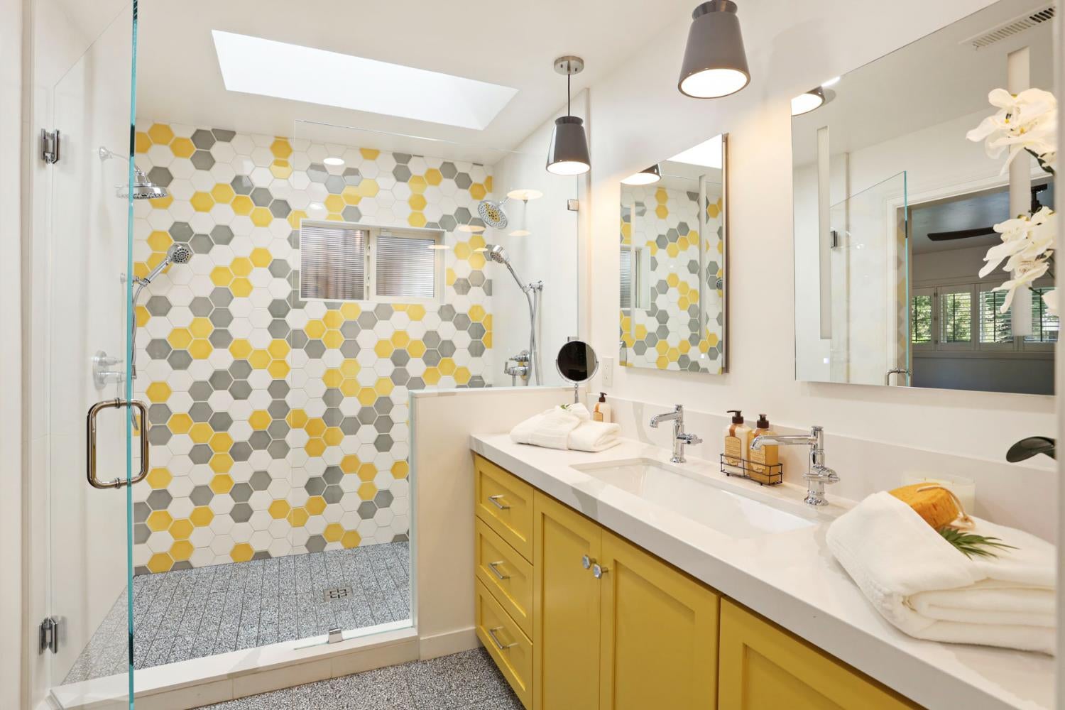 Modesto, California, 95350, United States, 4 Bedrooms Bedrooms, ,3 BathroomsBathrooms,Residential,Active,1877804