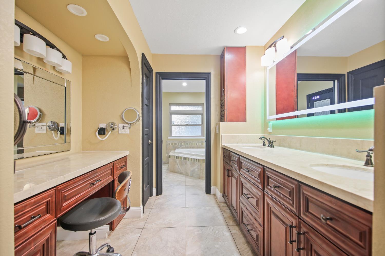 Stockton, California, 95219, United States, 4 Bedrooms Bedrooms, ,5 BathroomsBathrooms,Residential,Active,1970940