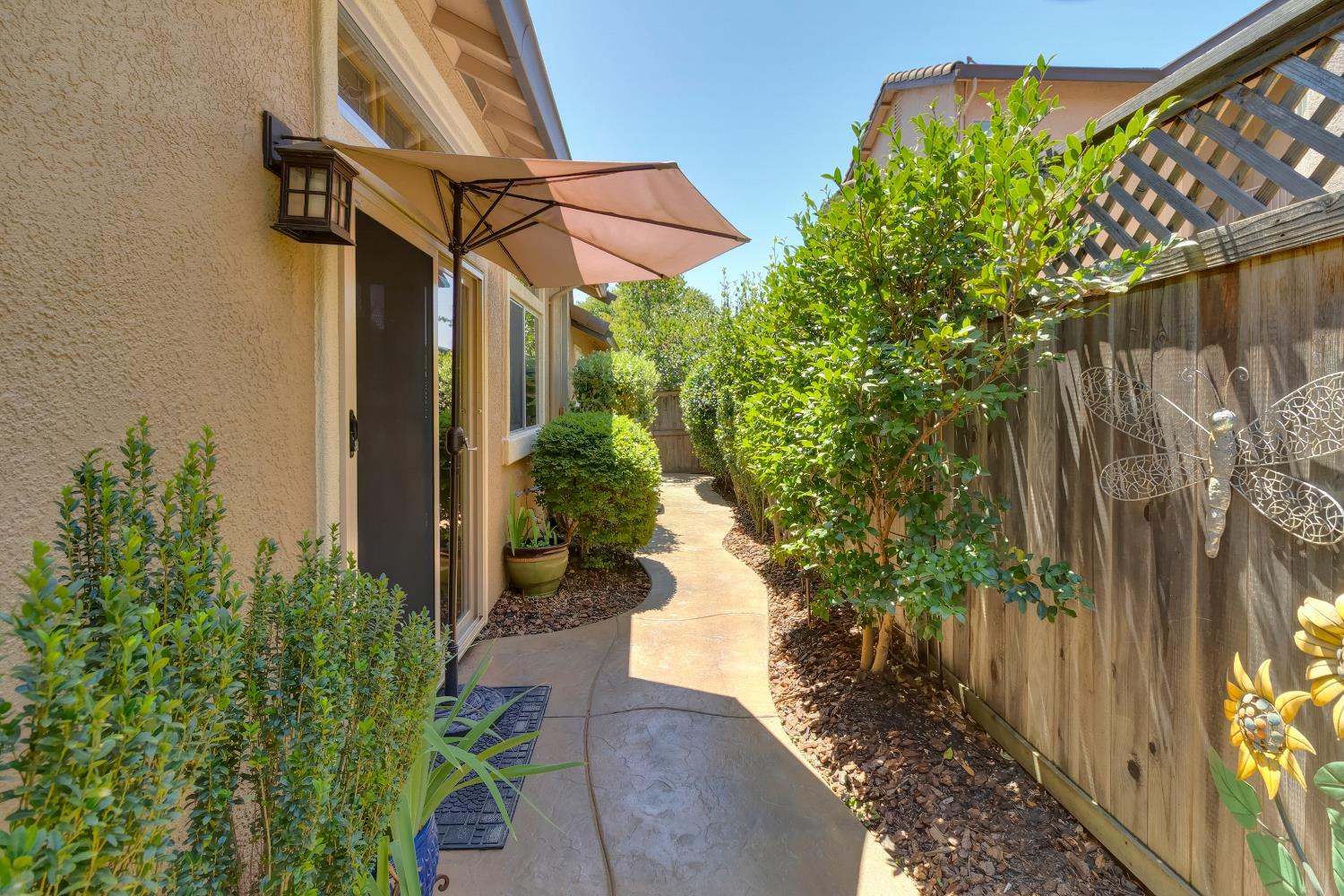 West Sacramento, California, 95605, United States, 4 Bedrooms Bedrooms, ,3 BathroomsBathrooms,Residential,Active,1929784