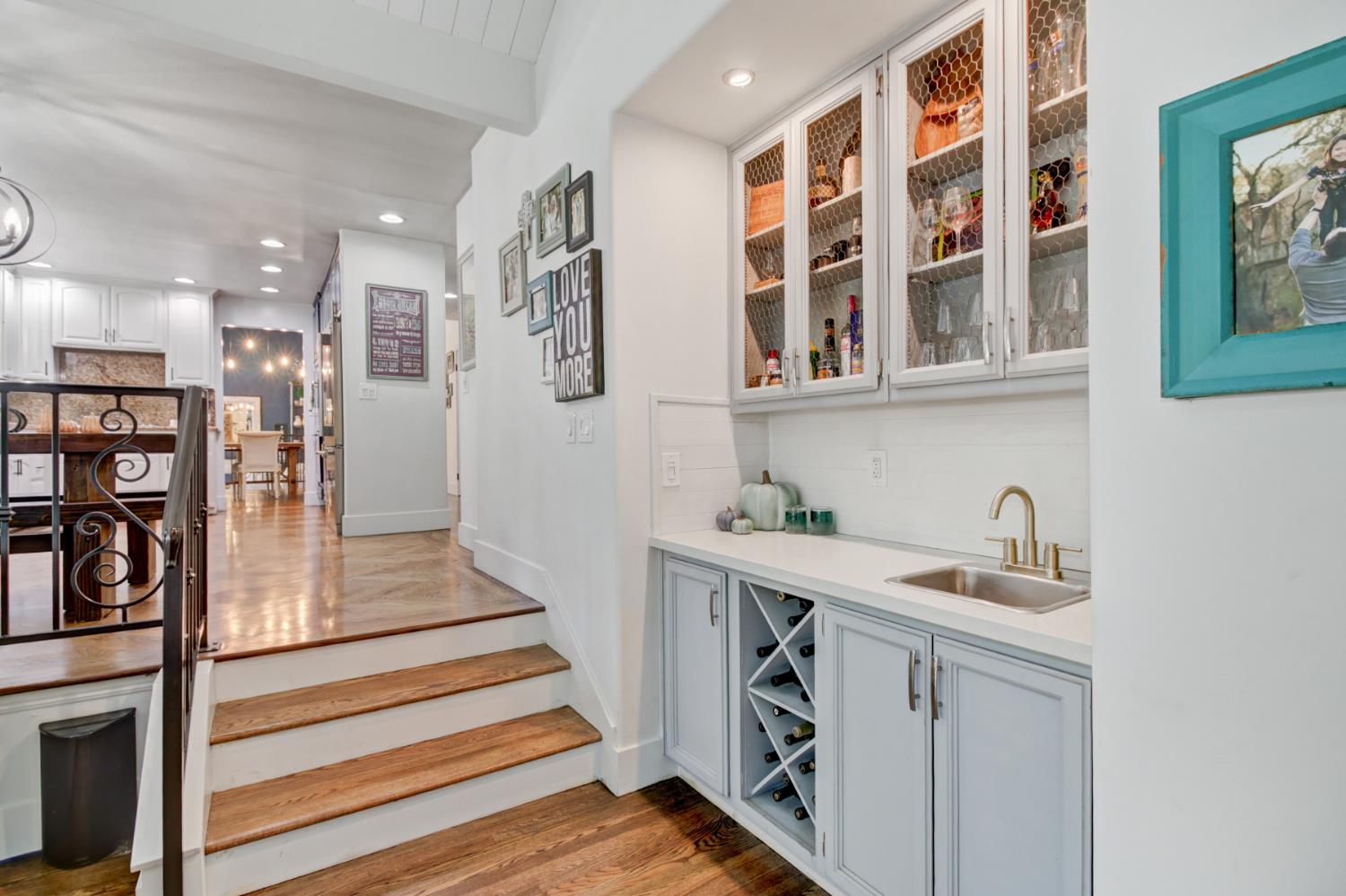 Carmichael, California, 95608, United States, 5 Bedrooms Bedrooms, ,4 BathroomsBathrooms,Residential,Active,1952048