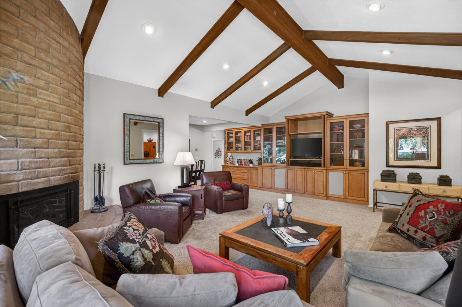 Woodland, California, 95776, United States, 5 Bedrooms Bedrooms, ,3 BathroomsBathrooms,Residential,Pending,2045625