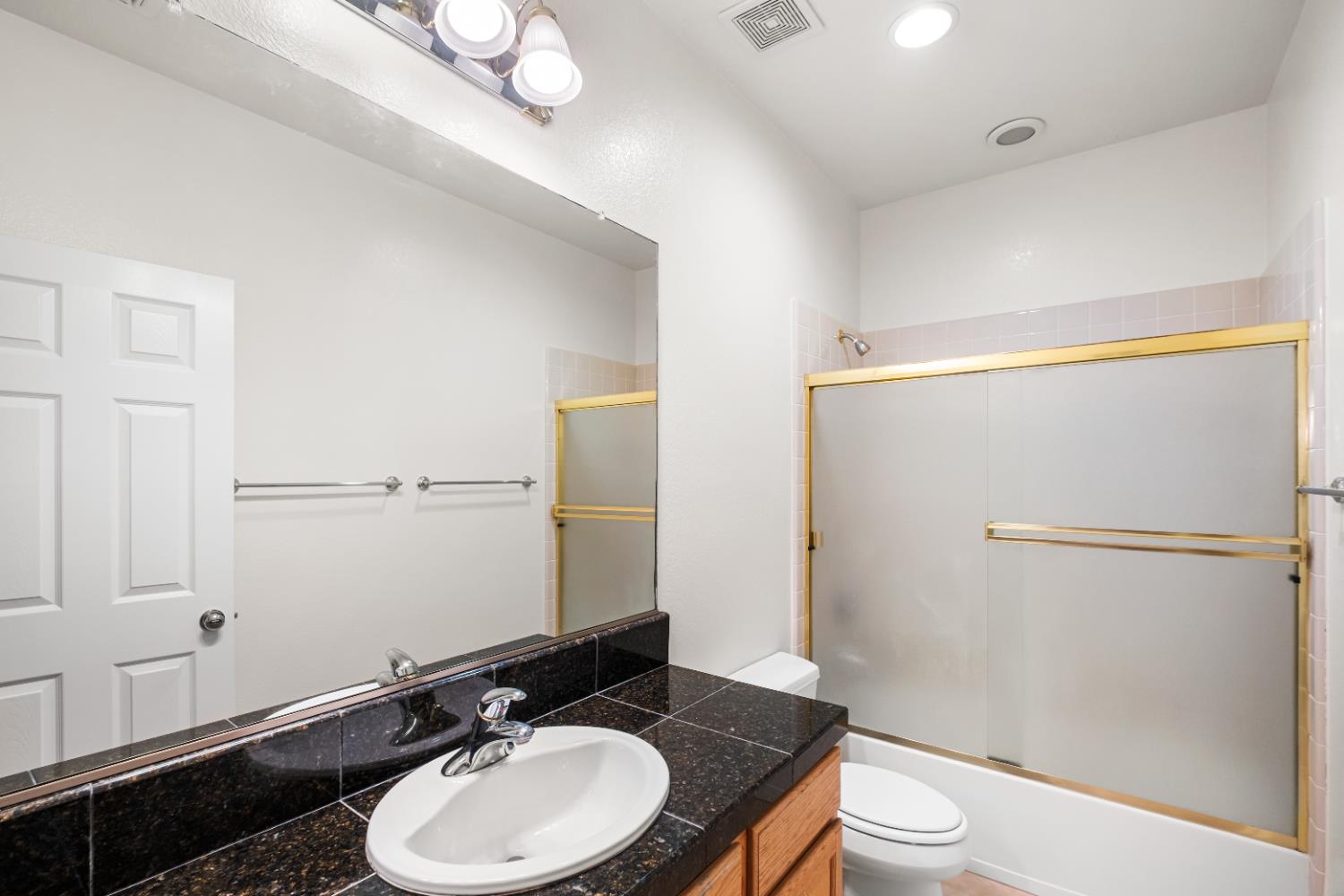 Roseville, California, 95661, United States, 5 Bedrooms Bedrooms, ,4 BathroomsBathrooms,Residential,Active,2006825