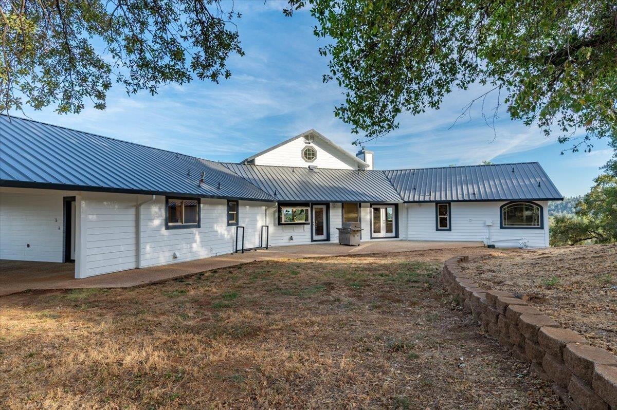 Penn Valley, California, 95946, United States, 4 Bedrooms Bedrooms, ,5 BathroomsBathrooms,Residential,Active,1941359