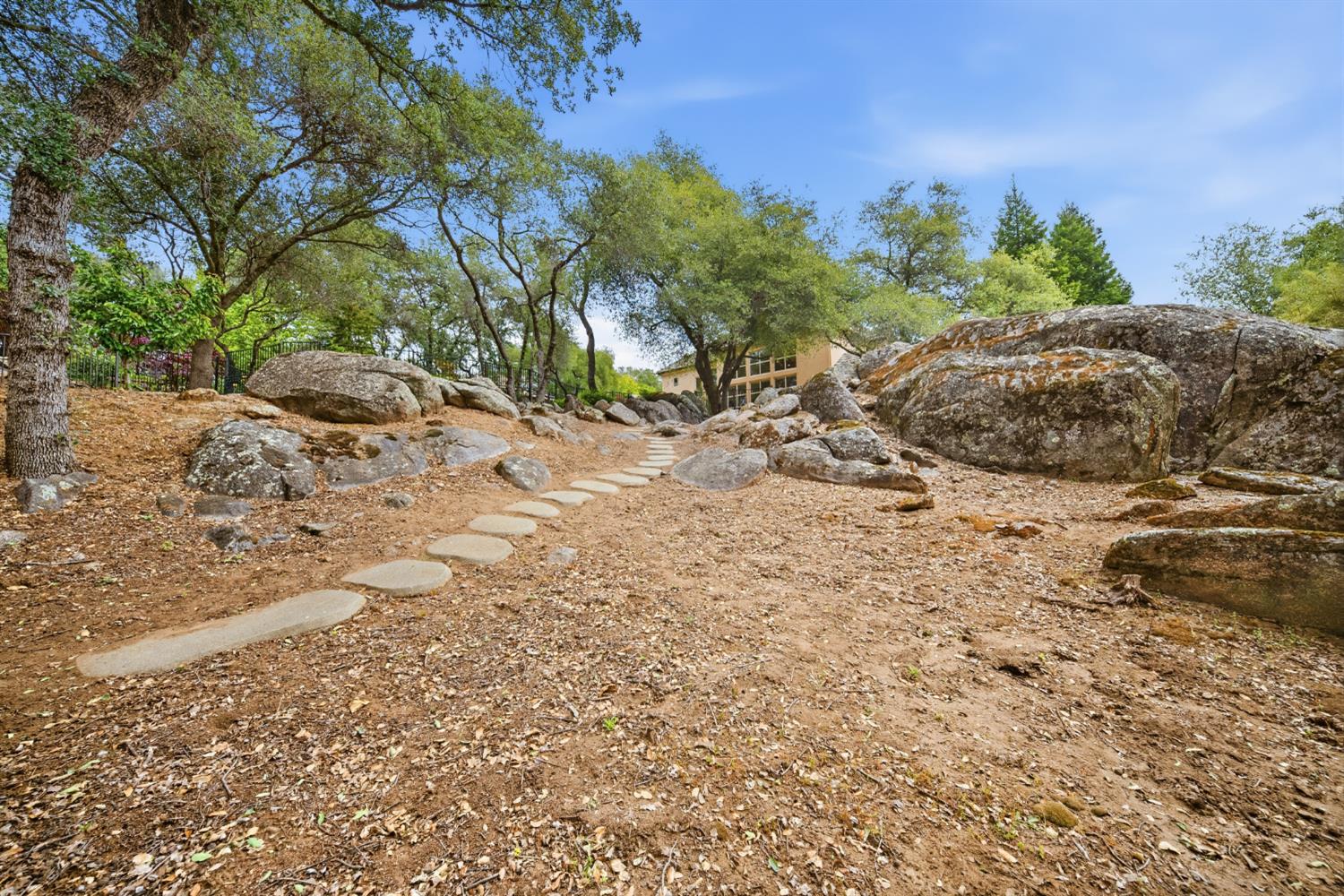 Loomis, California, 95650, United States, 5 Bedrooms Bedrooms, ,5 BathroomsBathrooms,Residential,Active,2041664