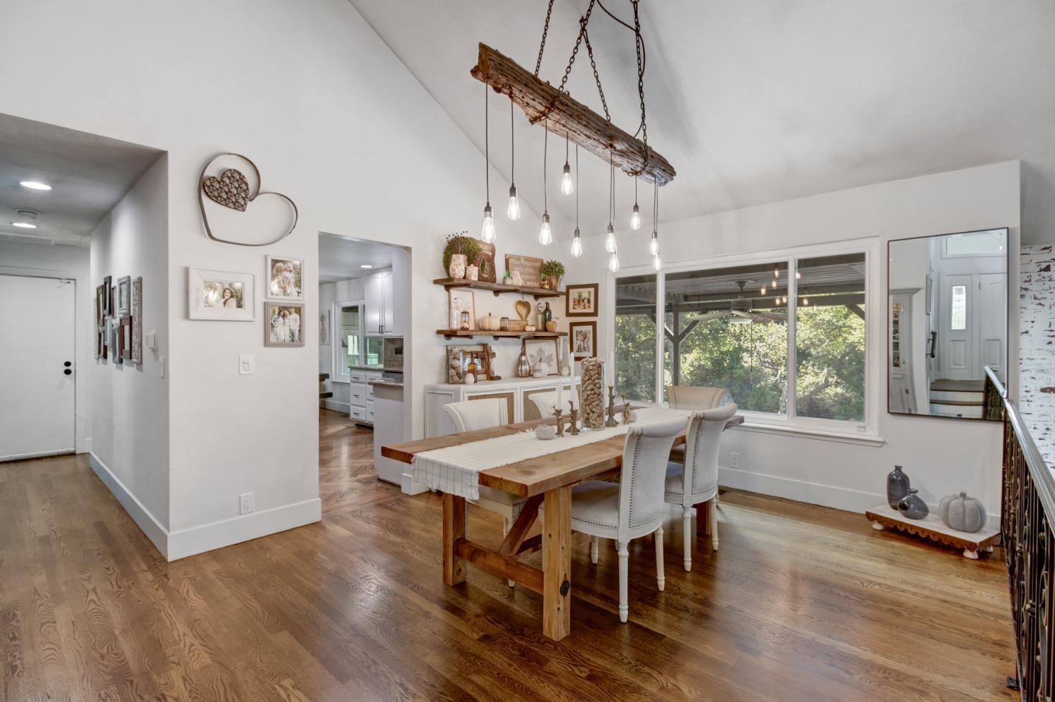 Carmichael, California, 95608, United States, 5 Bedrooms Bedrooms, ,4 BathroomsBathrooms,Residential,Active,1952048