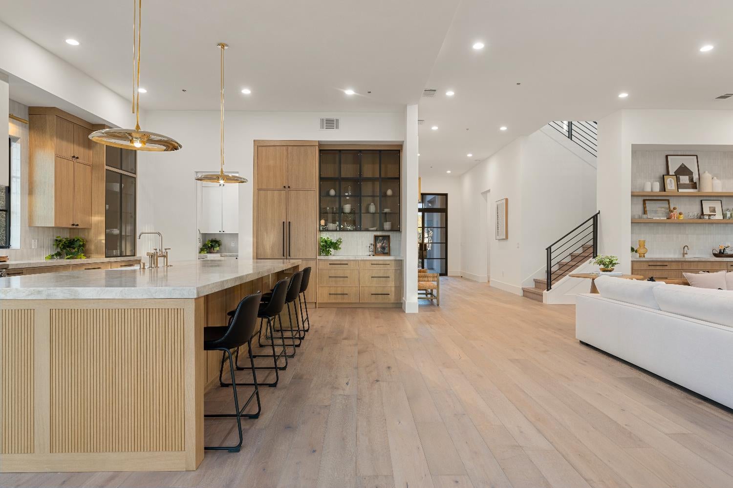 El Dorado Hills, California, 95762, United States, 5 Bedrooms Bedrooms, ,5 BathroomsBathrooms,Residential,Active,1998588