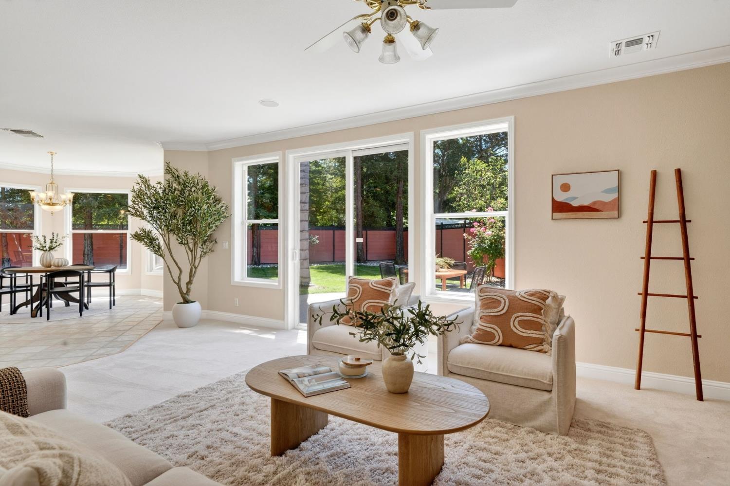 Davis, California, 95618, United States, 4 Bedrooms Bedrooms, ,3 BathroomsBathrooms,Residential,Pending,2045806