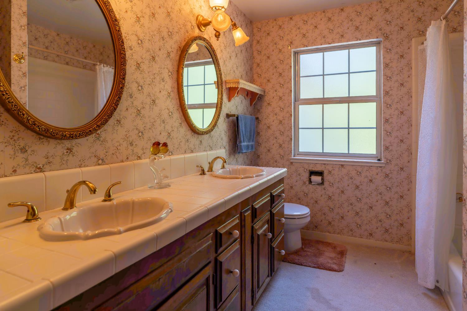 Woodland, California, 95695, United States, 5 Bedrooms Bedrooms, ,5 BathroomsBathrooms,Residential,Active,1907974