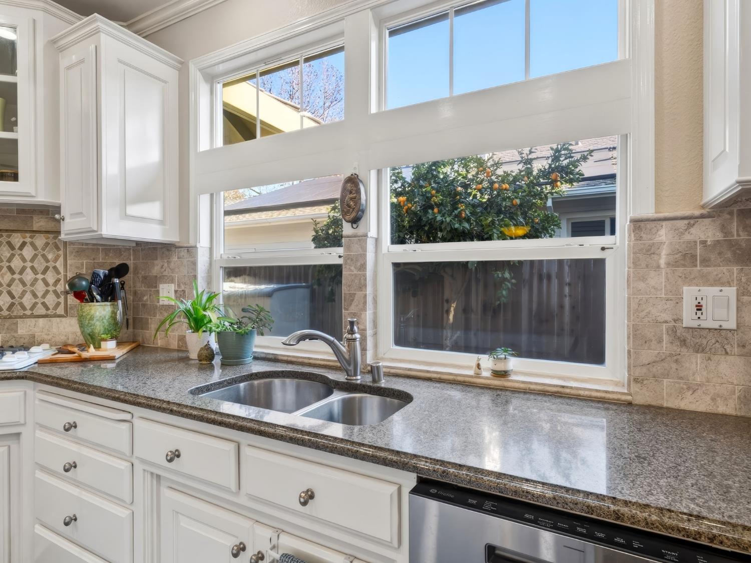 Davis, California, 95618, United States, 5 Bedrooms Bedrooms, ,3 BathroomsBathrooms,Residential,Active,2015823