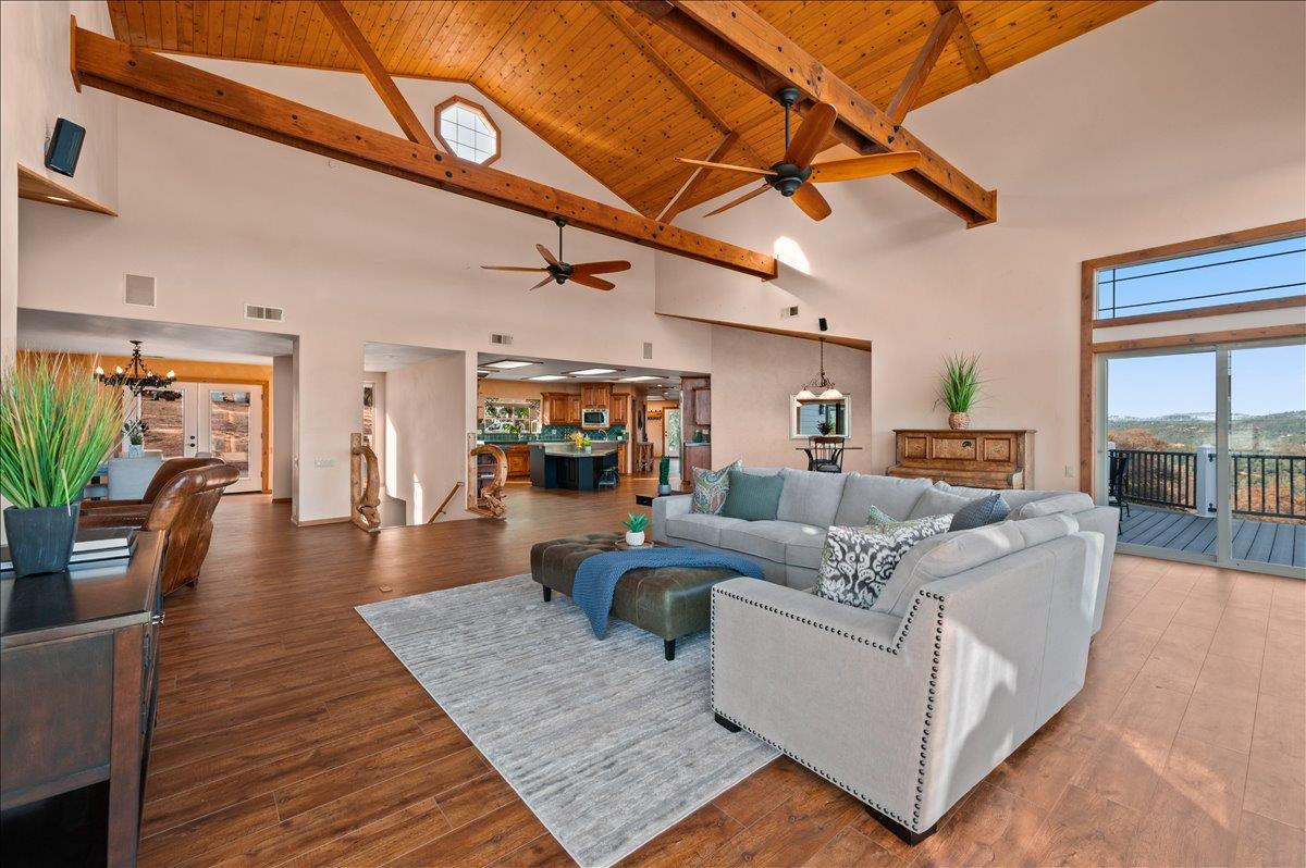 Penn Valley, California, 95946, United States, 4 Bedrooms Bedrooms, ,5 BathroomsBathrooms,Residential,Active,1941359
