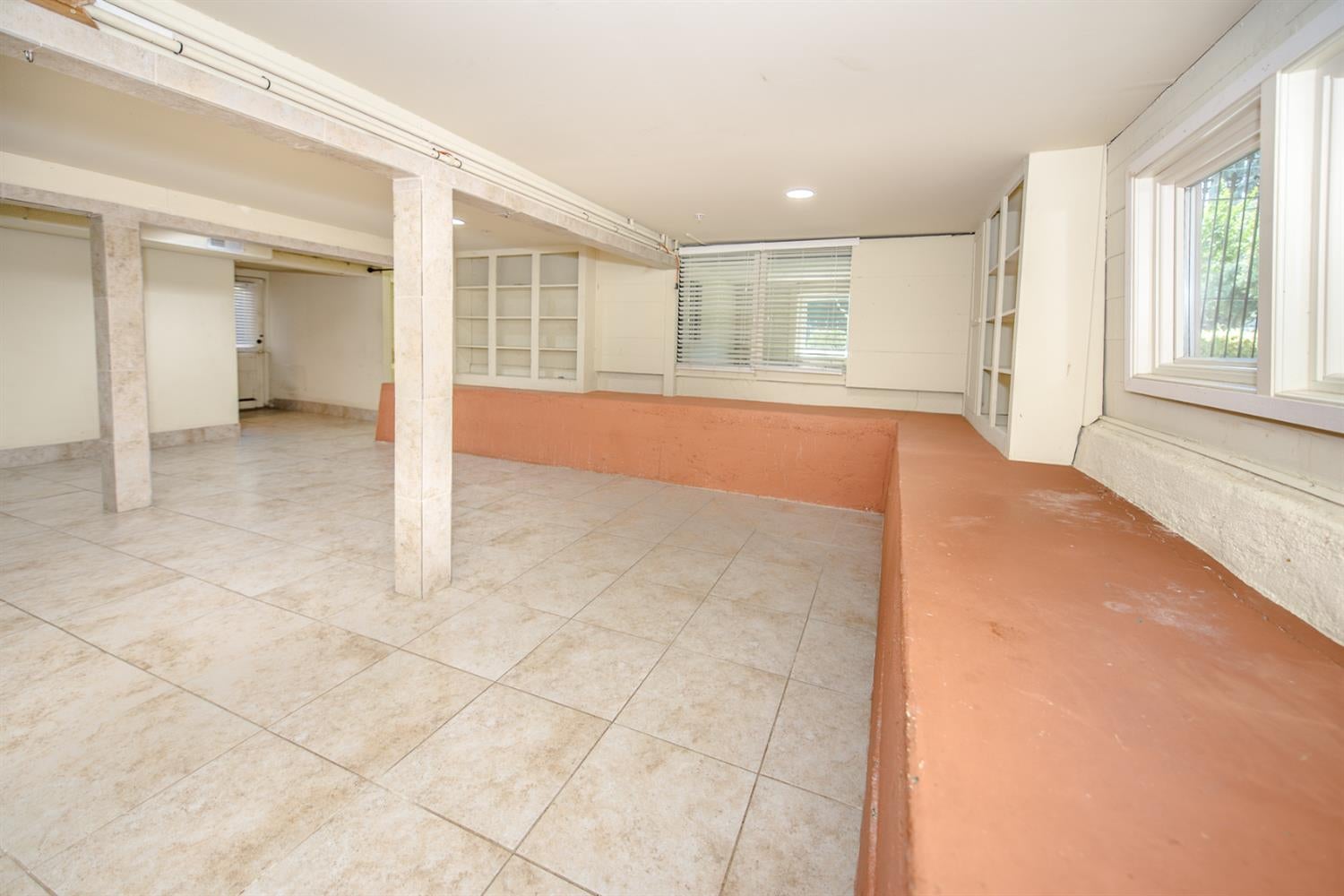 Woodland, California, 95695, United States, 5 Bedrooms Bedrooms, ,4 BathroomsBathrooms,Residential,Active,1843839