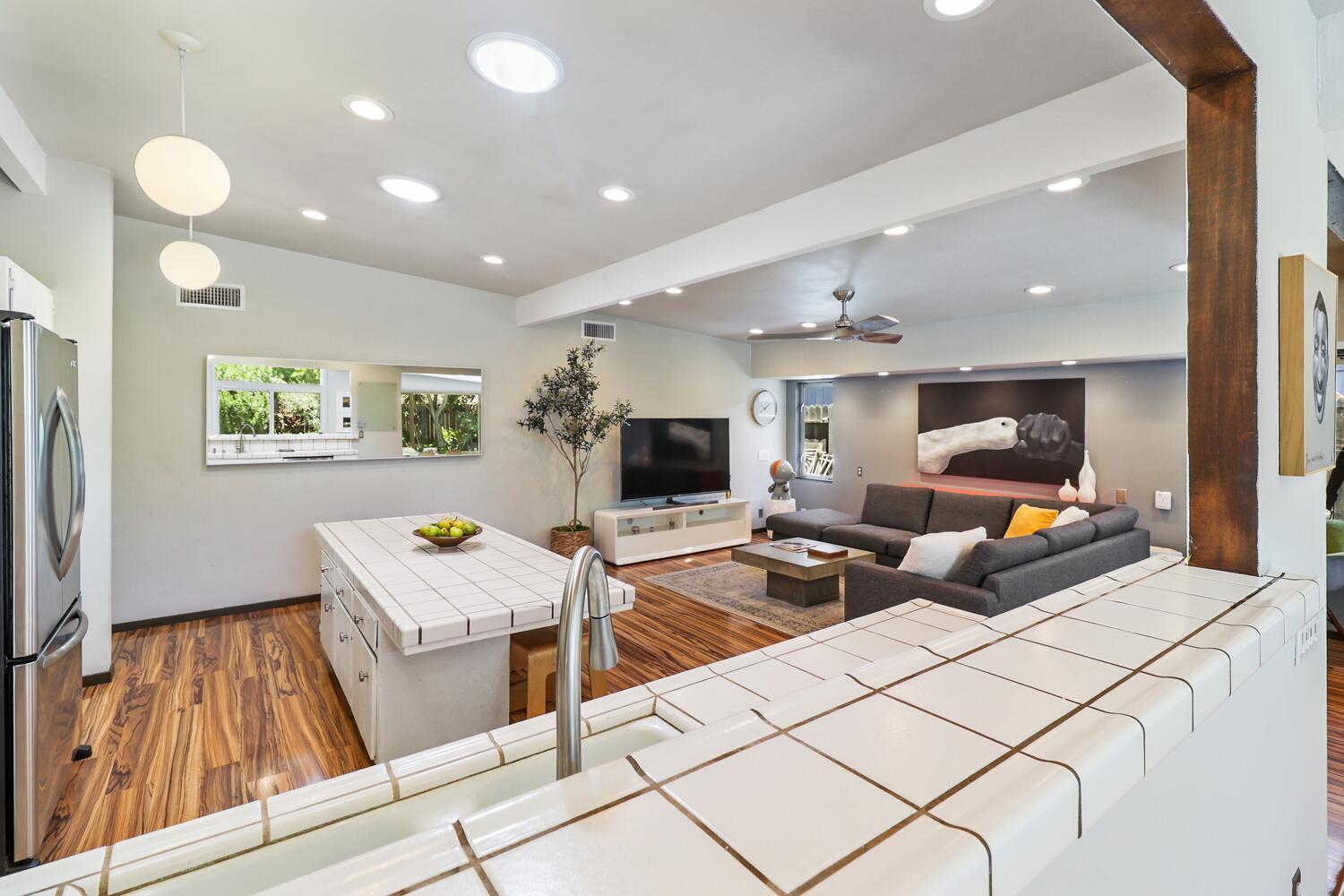 Davis, California, 95616, United States, 4 Bedrooms Bedrooms, ,3 BathroomsBathrooms,Residential,Active,1922279