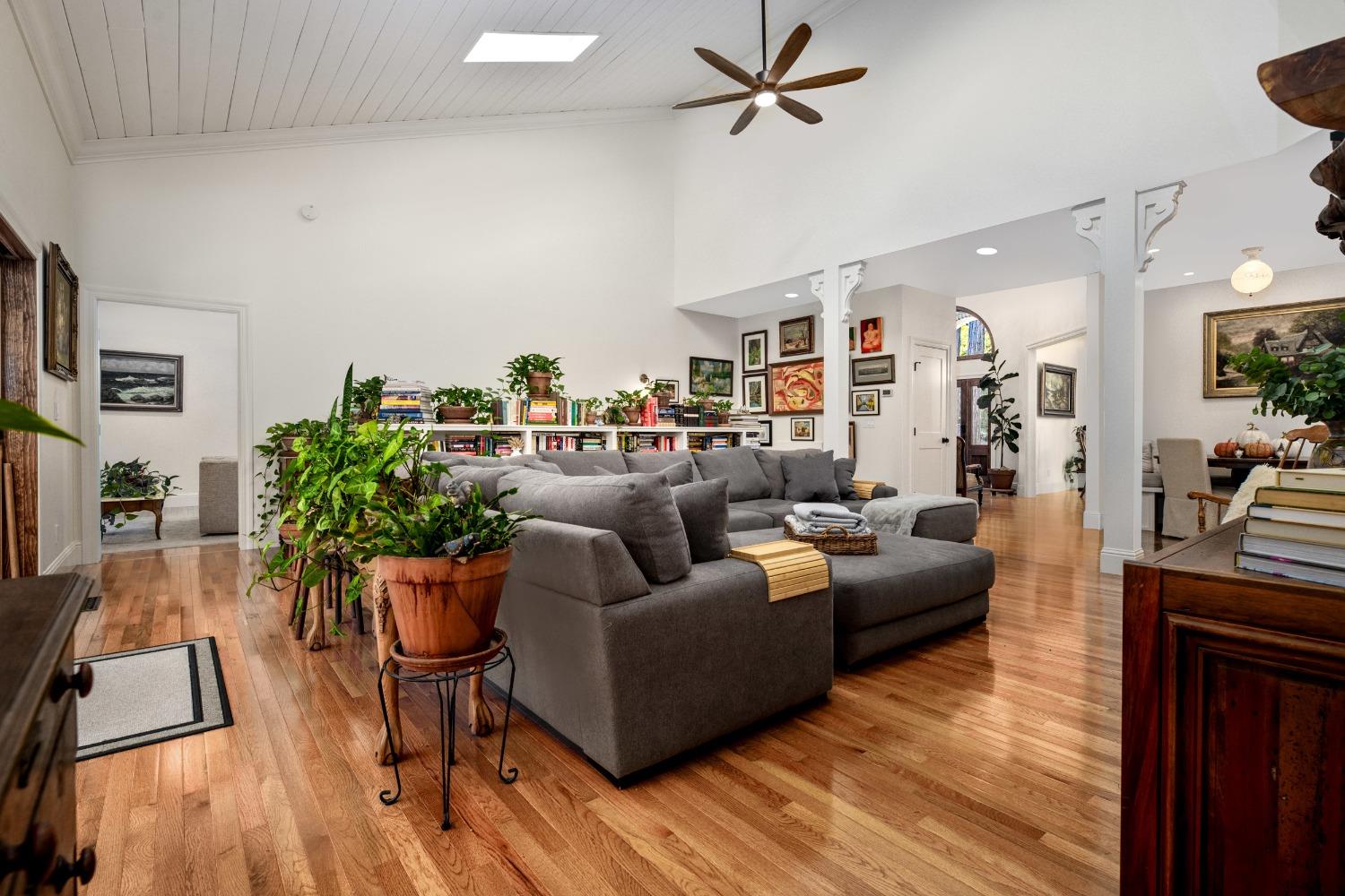 Nevada City, California, 95959, United States, 4 Bedrooms Bedrooms, ,5 BathroomsBathrooms,Residential,Active,1808164