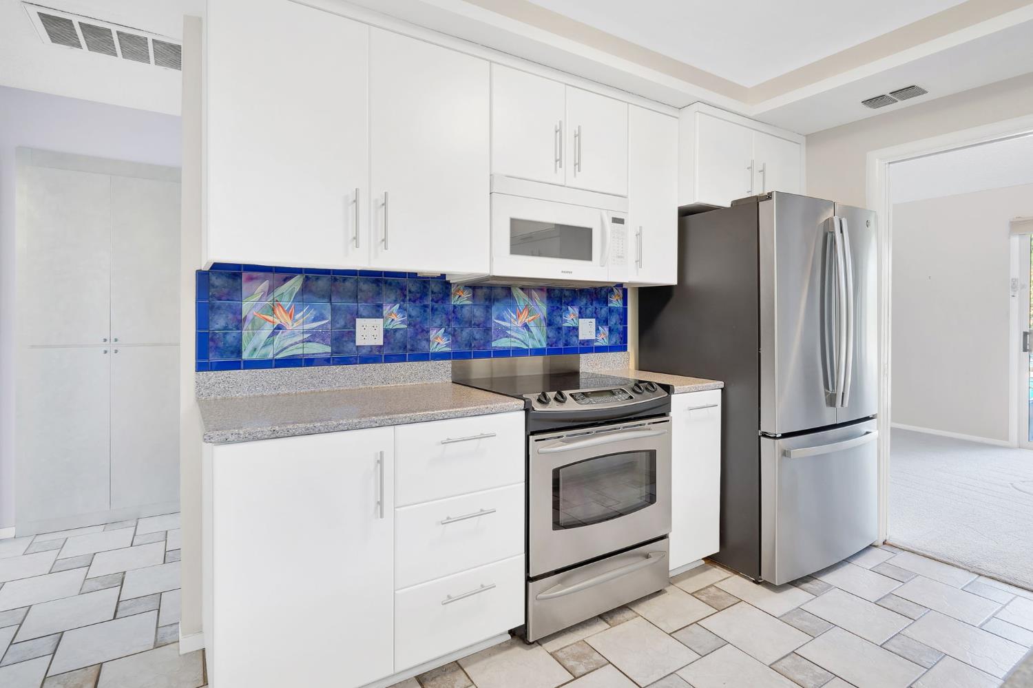 Davis, California, 95618, United States, 5 Bedrooms Bedrooms, ,4 BathroomsBathrooms,Residential,Active,1960157