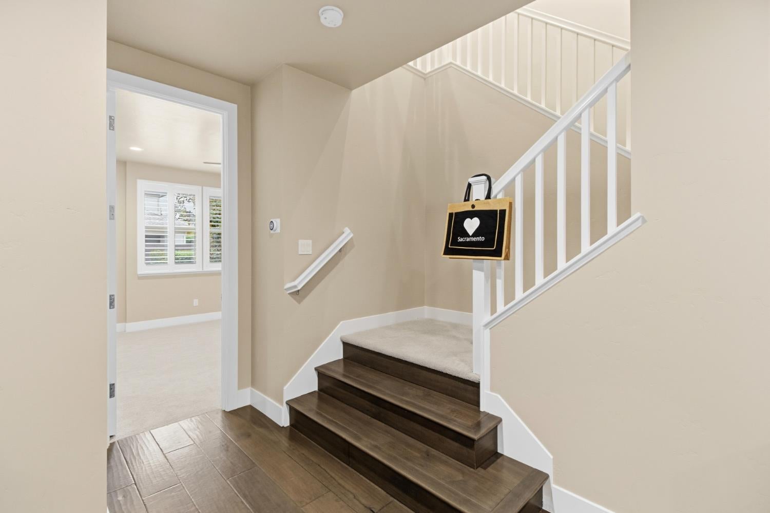 Sacramento, California, 95825, United States, 4 Bedrooms Bedrooms, ,4 BathroomsBathrooms,Residential,Active,1996302