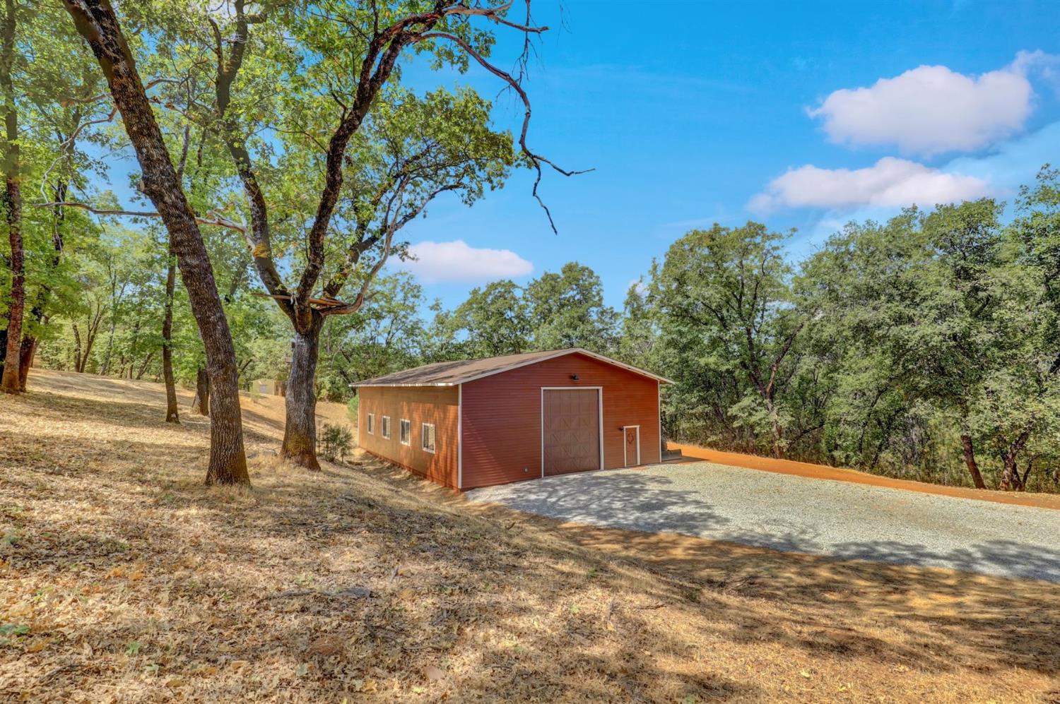 Grass Valley, California, 95949, United States, 4 Bedrooms Bedrooms, ,5 BathroomsBathrooms,Residential,Active,1941342