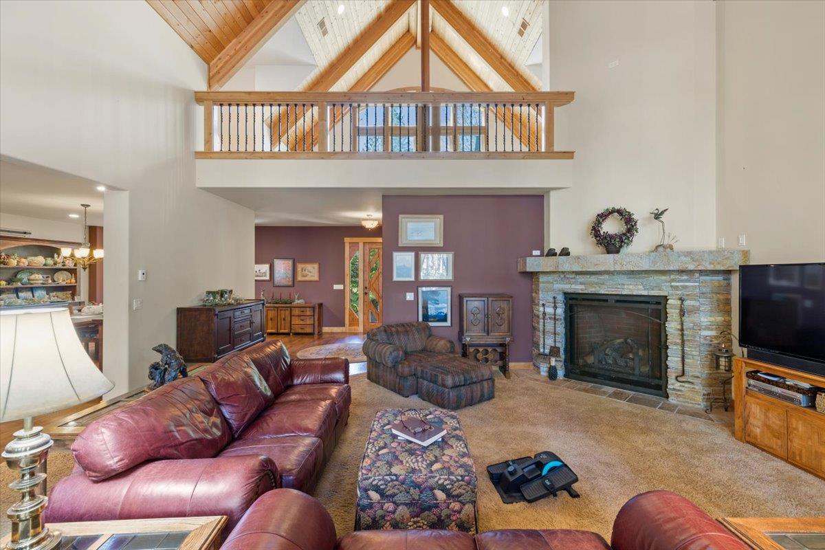 Nevada City, California, 95959, United States, 3 Bedrooms Bedrooms, ,4 BathroomsBathrooms,Residential,Active,1893237