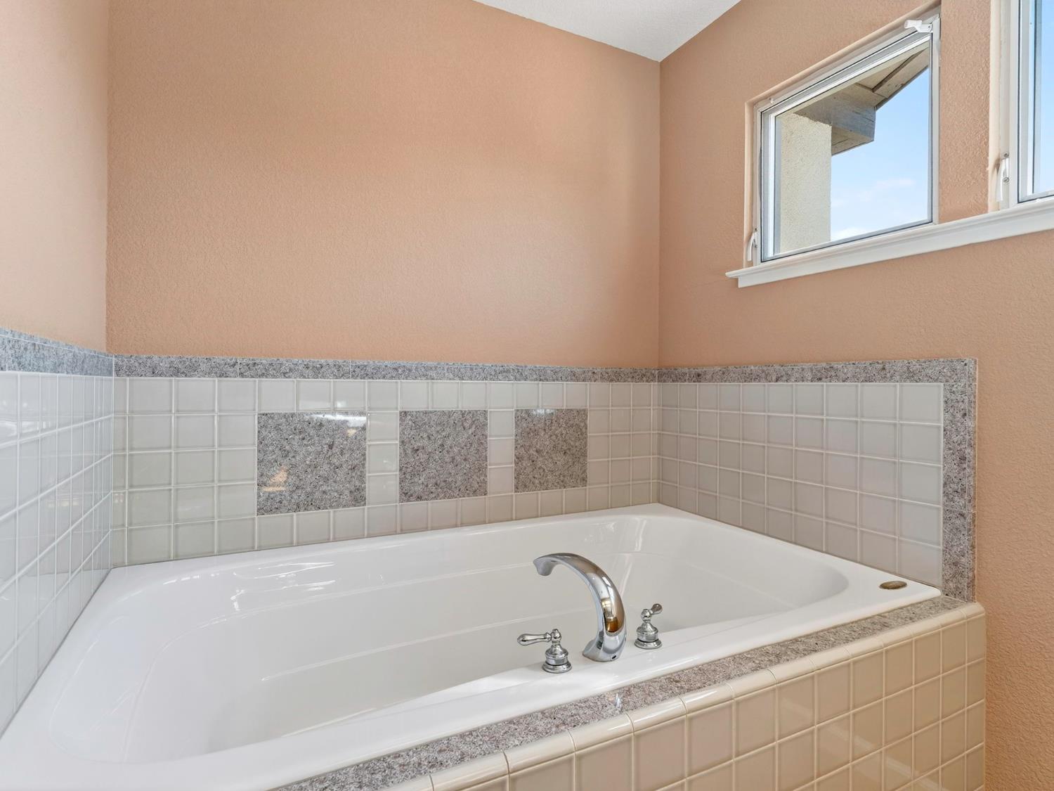 Davis, California, 95616, United States, 4 Bedrooms Bedrooms, ,3 BathroomsBathrooms,Residential,Active,1968416