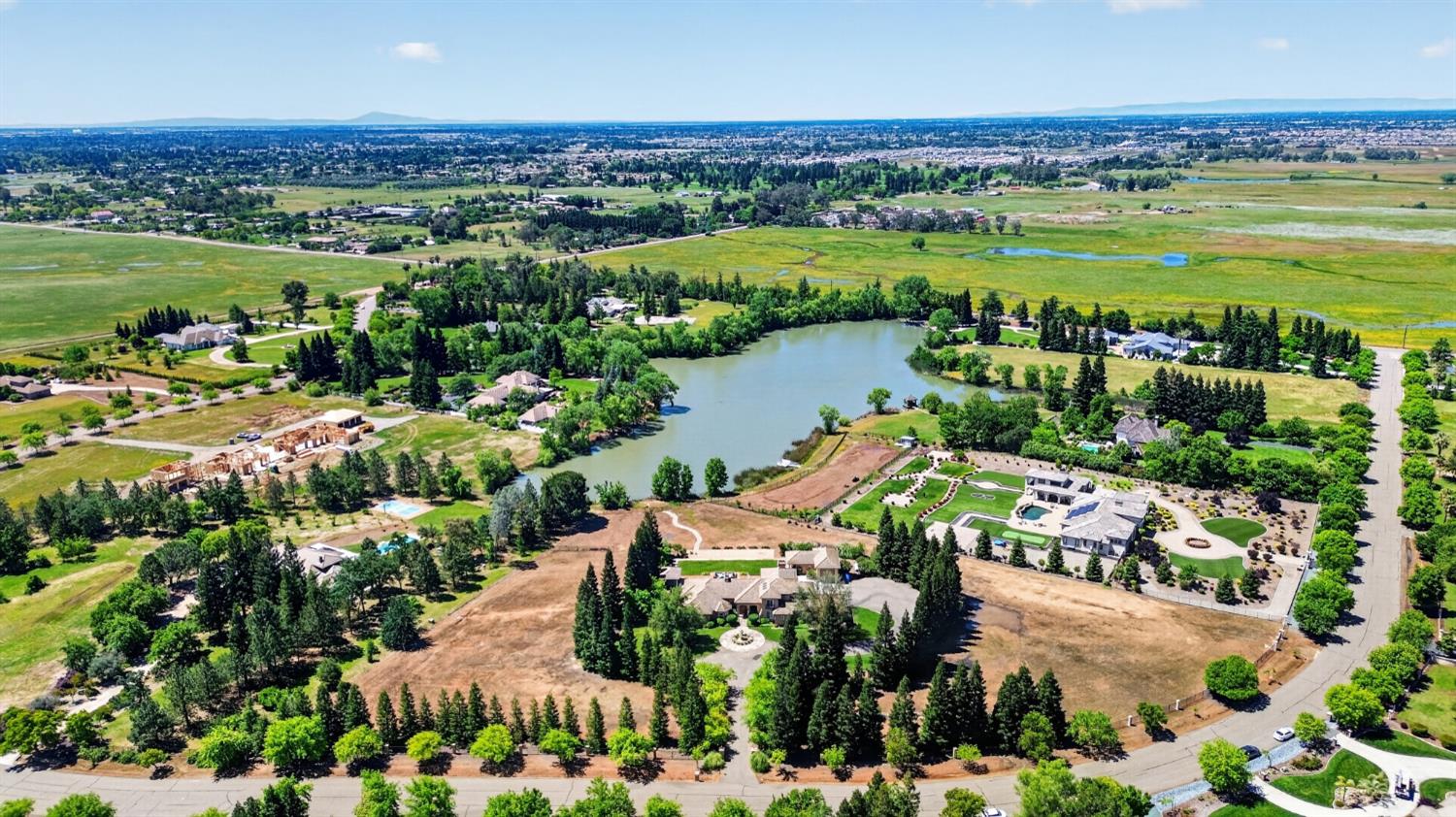 Sacramento, California, 95830, United States, 4 Bedrooms Bedrooms, ,4 BathroomsBathrooms,Residential,Active,2045041