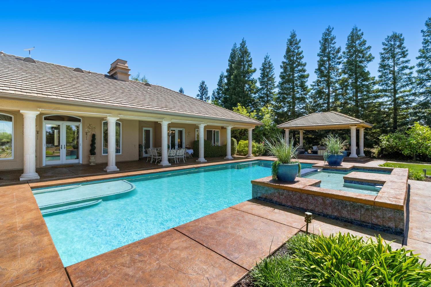 Sacramento, California, 95830, United States, 4 Bedrooms Bedrooms, ,4 BathroomsBathrooms,Residential,Active,2045041
