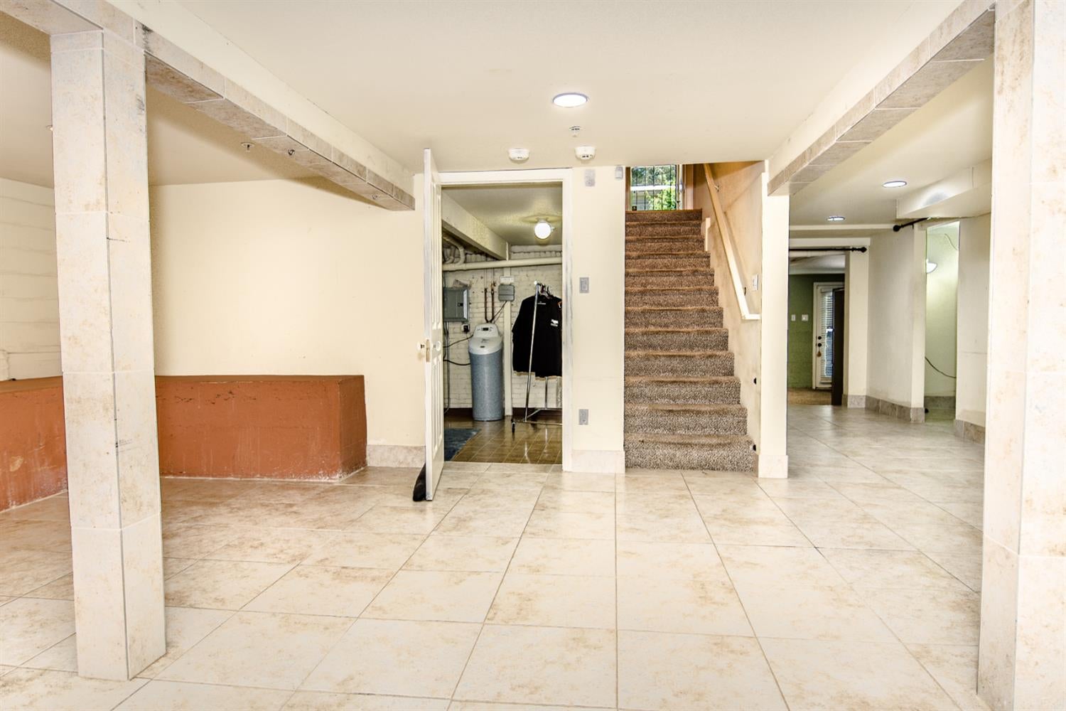 Woodland, California, 95695, United States, 5 Bedrooms Bedrooms, ,4 BathroomsBathrooms,Residential,Active,1843839