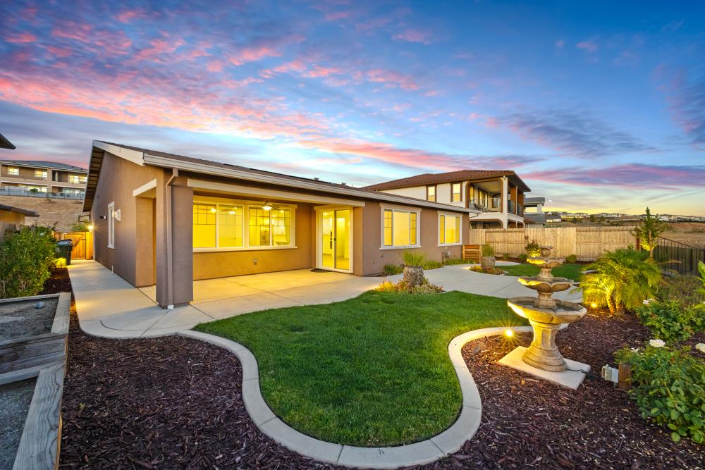 Folsom, California, 95630, United States, 4 Bedrooms Bedrooms, ,3 BathroomsBathrooms,Residential,Active,1922343