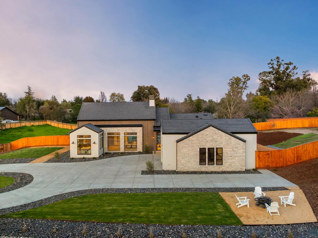 Loomis, California, 95650, United States, 4 Bedrooms Bedrooms, ,5 BathroomsBathrooms,Residential,Active,1893259