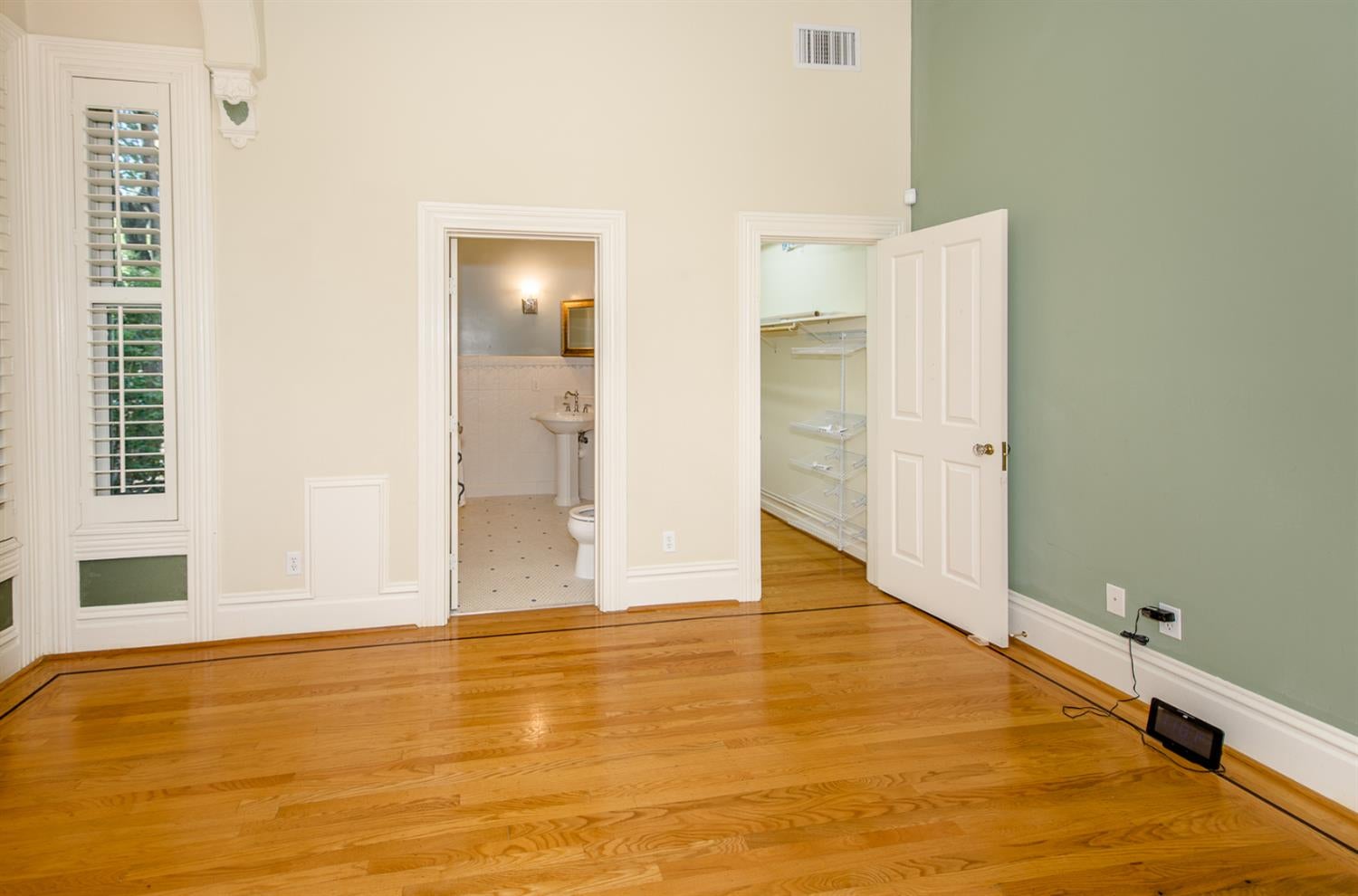 Woodland, California, 95695, United States, 5 Bedrooms Bedrooms, ,4 BathroomsBathrooms,Residential,Active,1843839