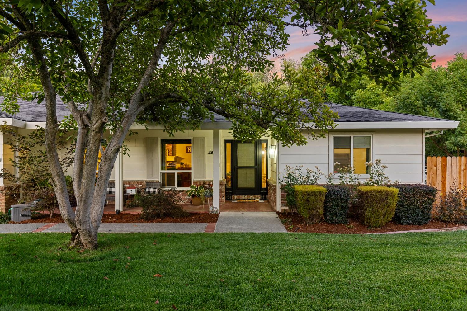Loomis, California, 95650, United States, 3 Bedrooms Bedrooms, ,2 BathroomsBathrooms,Residential,Pending,1922290