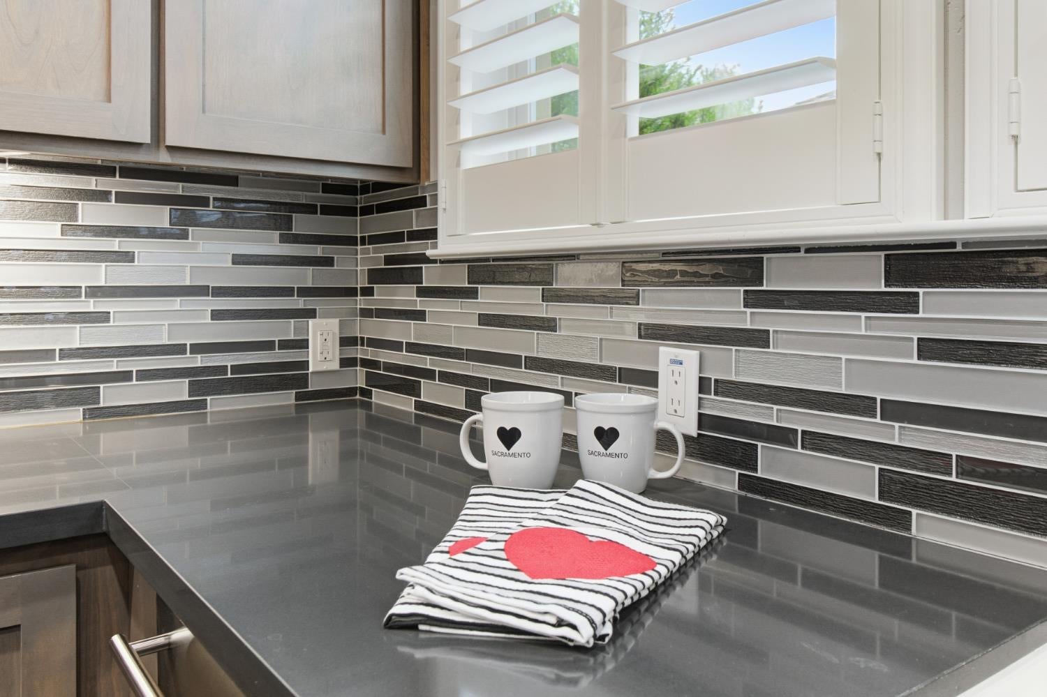 Sacramento, California, 95825, United States, 4 Bedrooms Bedrooms, ,4 BathroomsBathrooms,Residential,Active,1996302