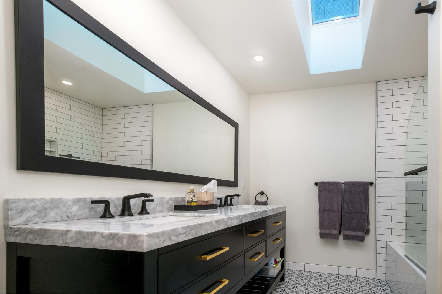 Nevada City, California, 95959, United States, 4 Bedrooms Bedrooms, ,5 BathroomsBathrooms,Residential,Active,1808164