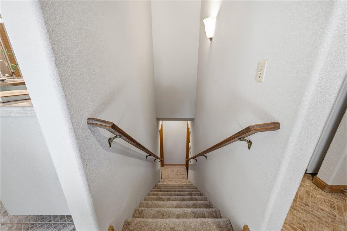 Nevada City, California, 95959, United States, 3 Bedrooms Bedrooms, ,3 BathroomsBathrooms,Residential,Active,2043425