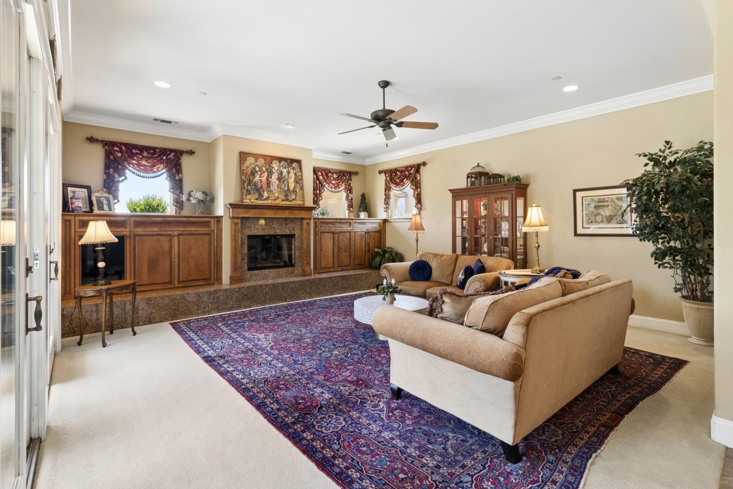 Sacramento, California, 95830, United States, 4 Bedrooms Bedrooms, ,4 BathroomsBathrooms,Residential,Active,2045041