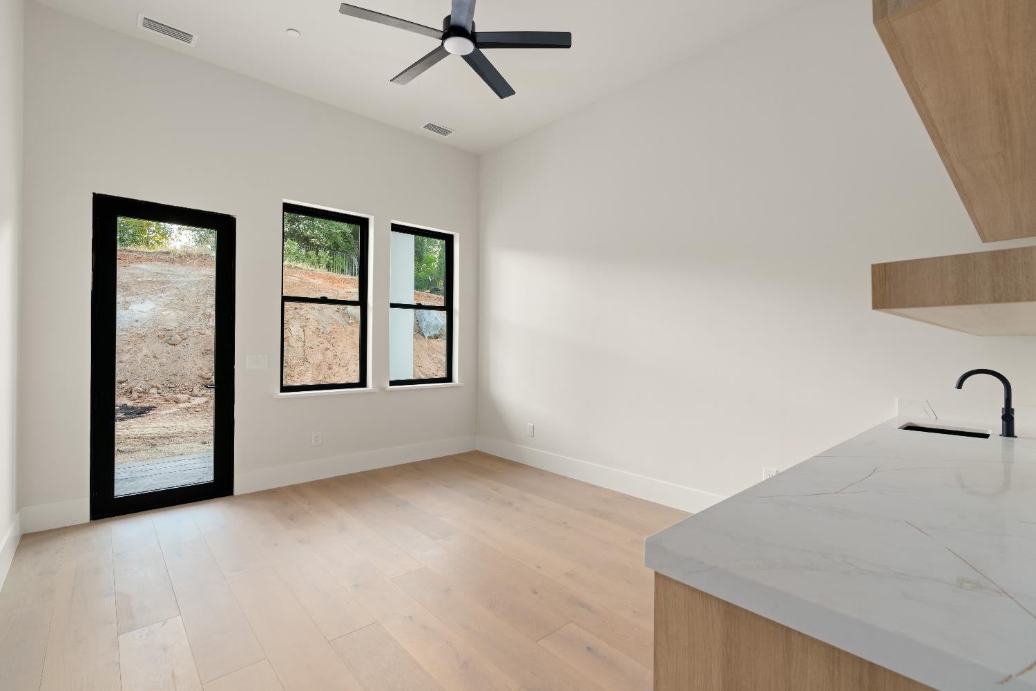 Newcastle, California, 95658, United States, 5 Bedrooms Bedrooms, ,5 BathroomsBathrooms,Residential,Active,1989749