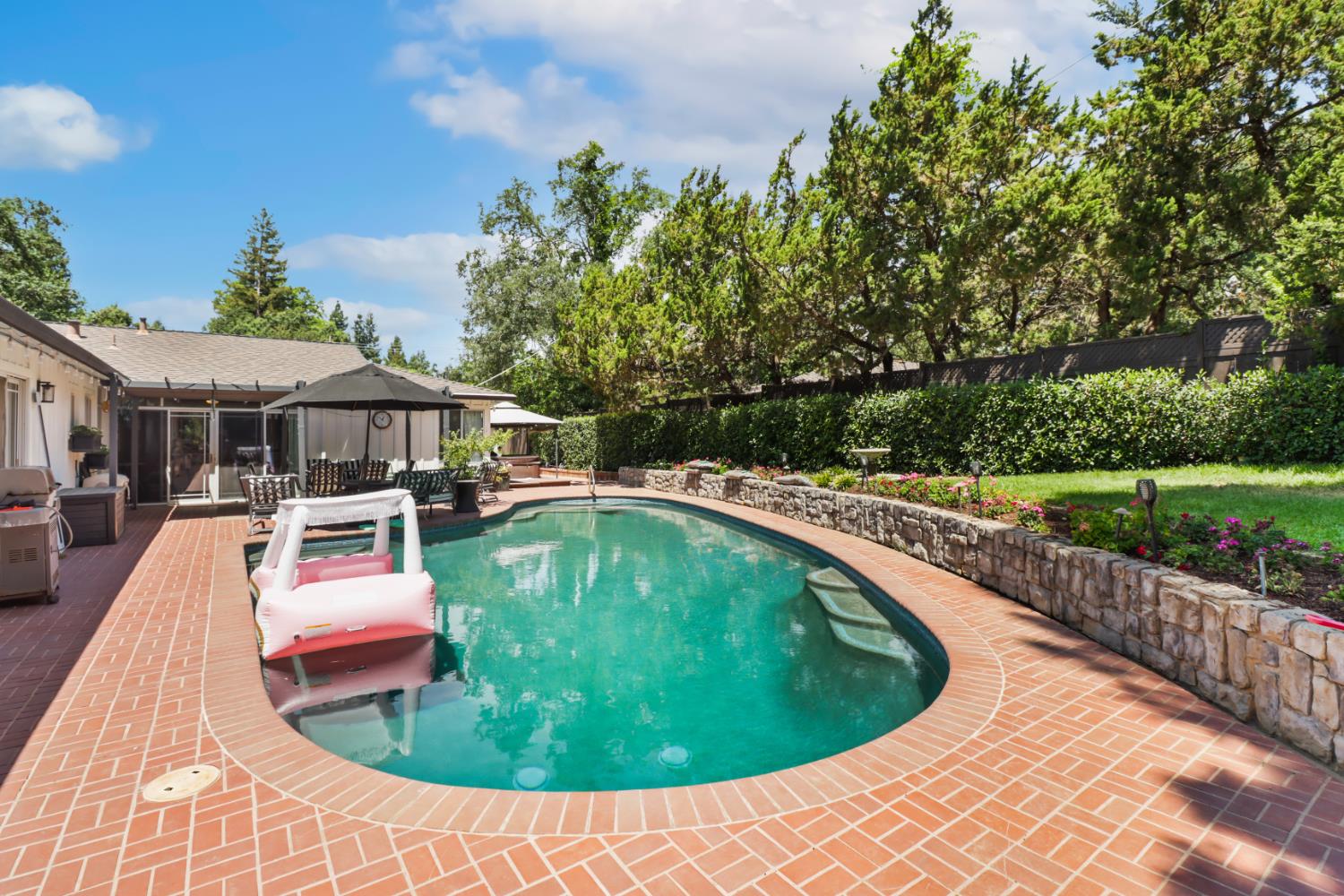 Carmichael, California, 95608, United States, 4 Bedrooms Bedrooms, ,3 BathroomsBathrooms,Residential,Active,1904149