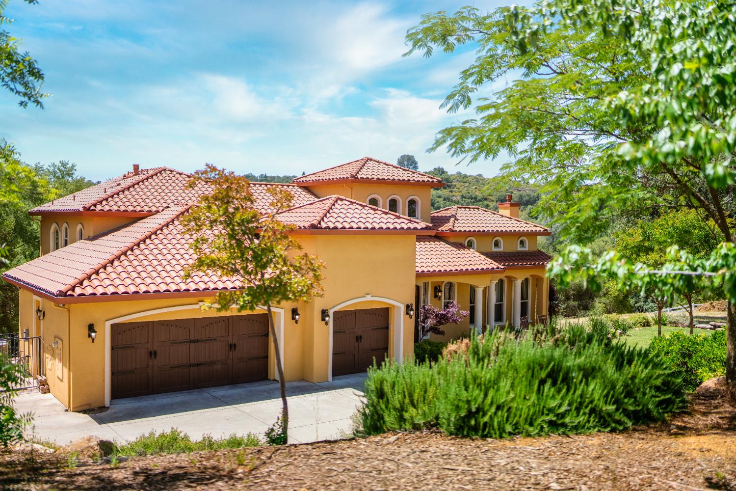 Shingle Springs, California, 95682, United States, ,4 BathroomsBathrooms,Residential,Active,1829887