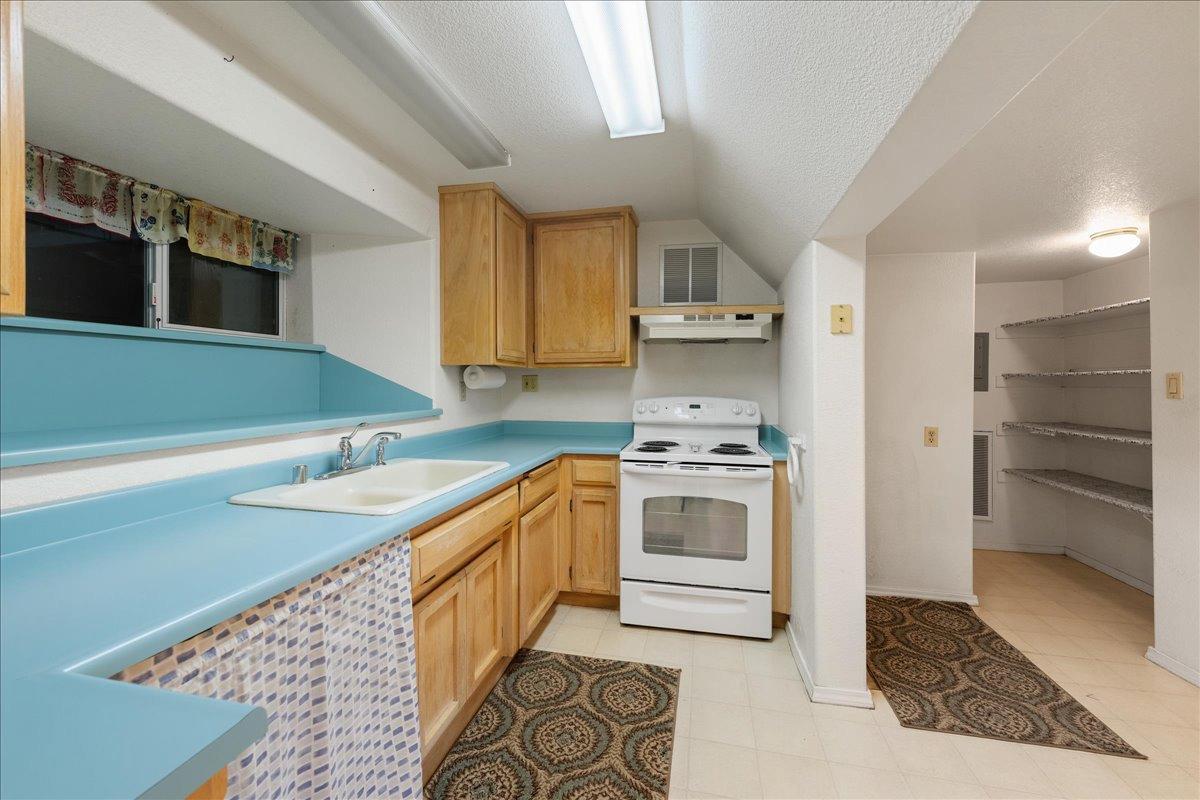 Newcastle, California, 95658, United States, 3 Bedrooms Bedrooms, ,3 BathroomsBathrooms,Residential,Active,1798198