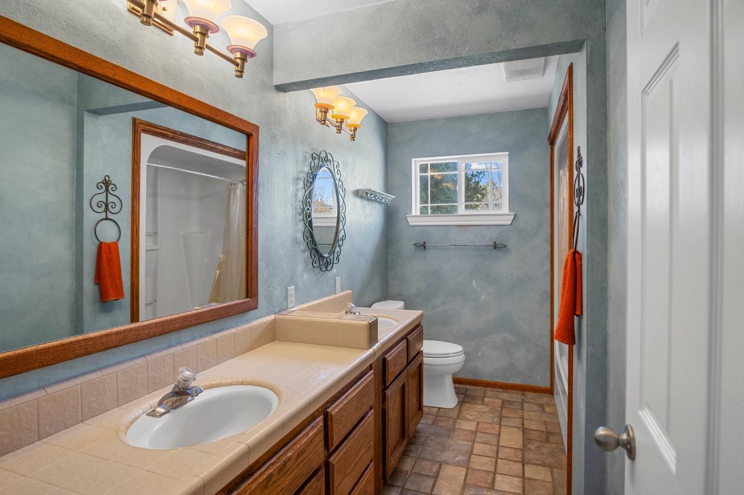 Snelling, California, 95369, United States, 4 Bedrooms Bedrooms, ,3 BathroomsBathrooms,Residential,Active,1929456